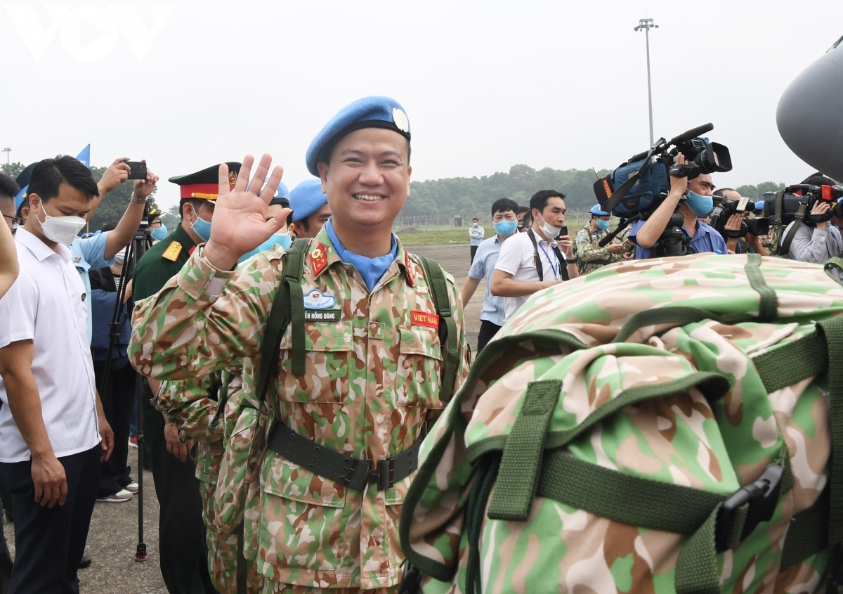 vietnamese soldiers depart for un peacekeeping missions picture 13