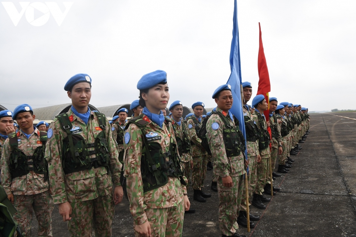vietnamese soldiers depart for un peacekeeping missions picture 18
