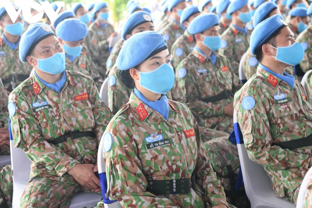 vietnamese soldiers depart for un peacekeeping missions picture 2