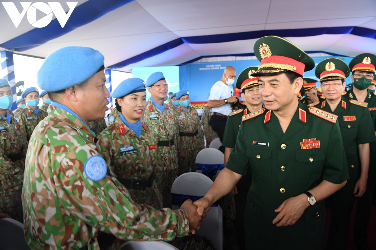vietnamese soldiers depart for un peacekeeping missions picture 6