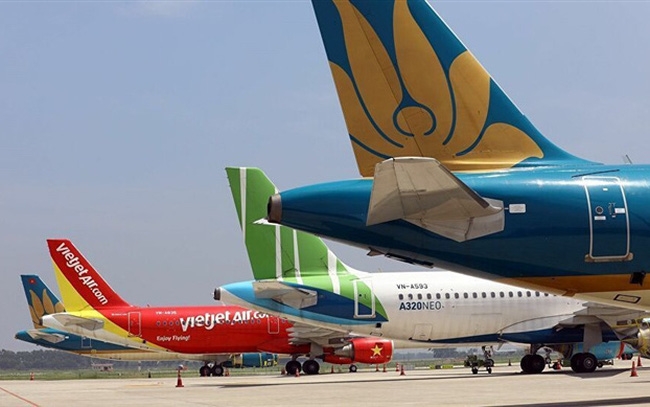 Air ticket prices on domestic routes plunge ahead of national holiday