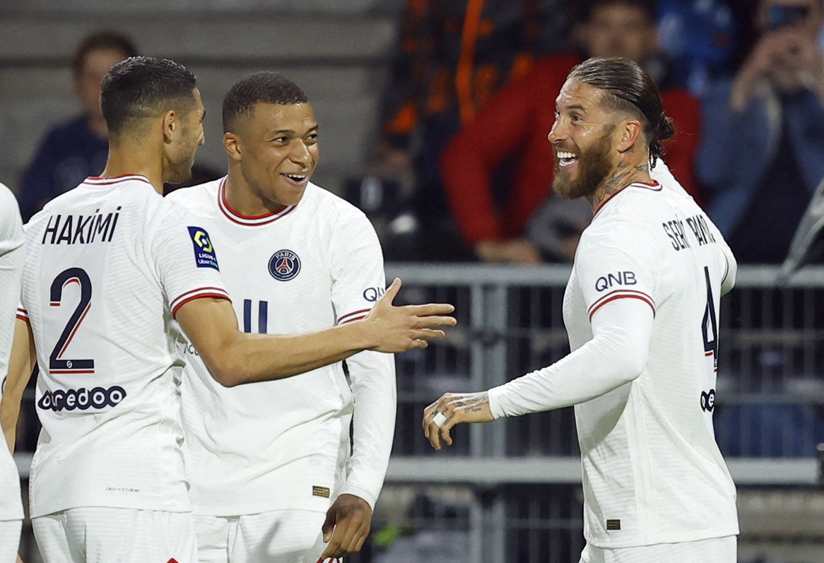Mbappe và Ramos ghi bàn giúp PSG thắng Angers nhưng đội bóng này chưa chính thức vô địch Ligue 1. (Ảnh: Reuters). 