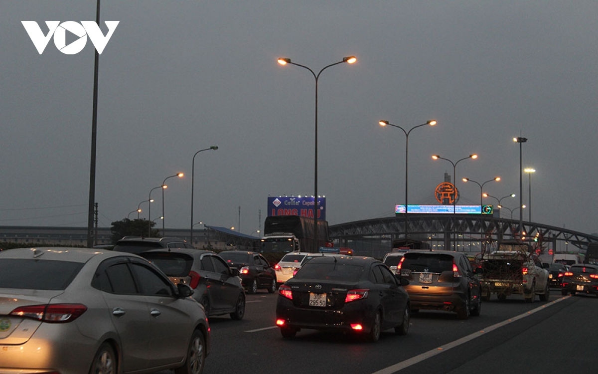 UBND TP Hà Nội vừa có văn bản chỉ đạo Sở GTVT, Công an thành phố có các giải pháp đảm bảo giao thông trong dịp nghỉ lễ 30/4-1/5 tới.