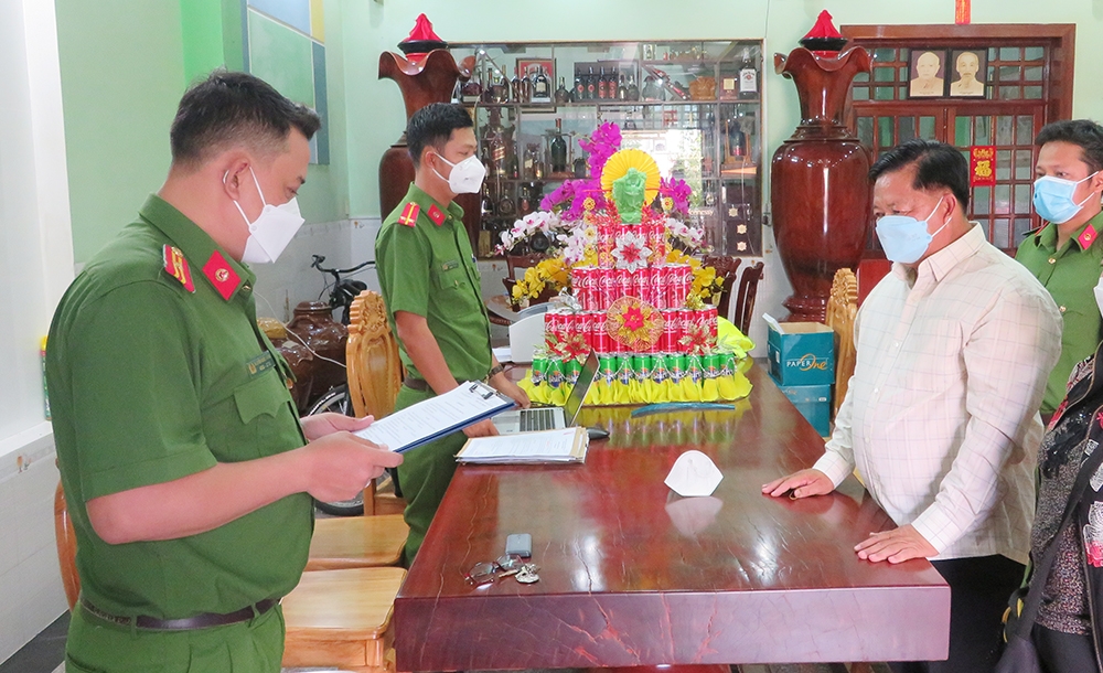 Bắt nguyên Trưởng phòng Cảnh sát giao thông tỉnh An Giang