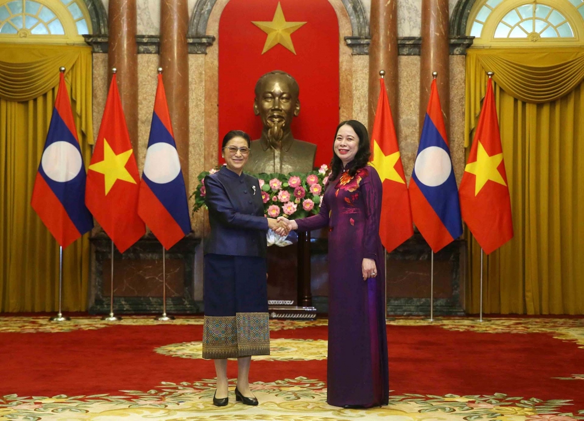 vietnam, laos cement special friendship, boost all-round cooperation picture 1