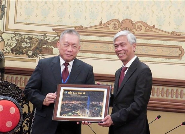 hcm city s leader meets with director of asia competitiveness institute picture 1