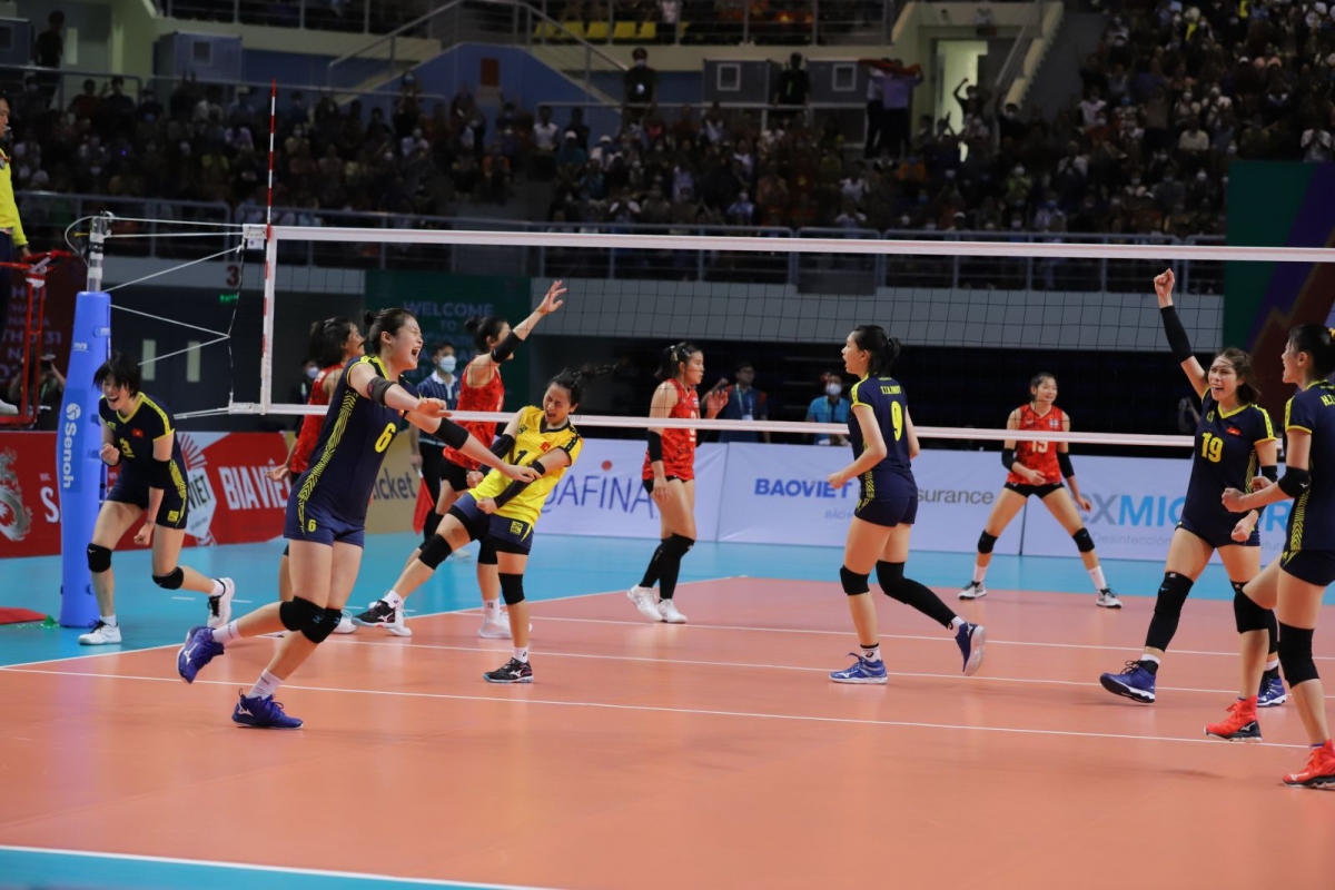 Tuyển Việt Nam đã để thua trước tuyển Thái Lan với tỉ số 1-3 trong khuôn khổ vòng bảng môn bóng chuyền nữ SEA Games 31.