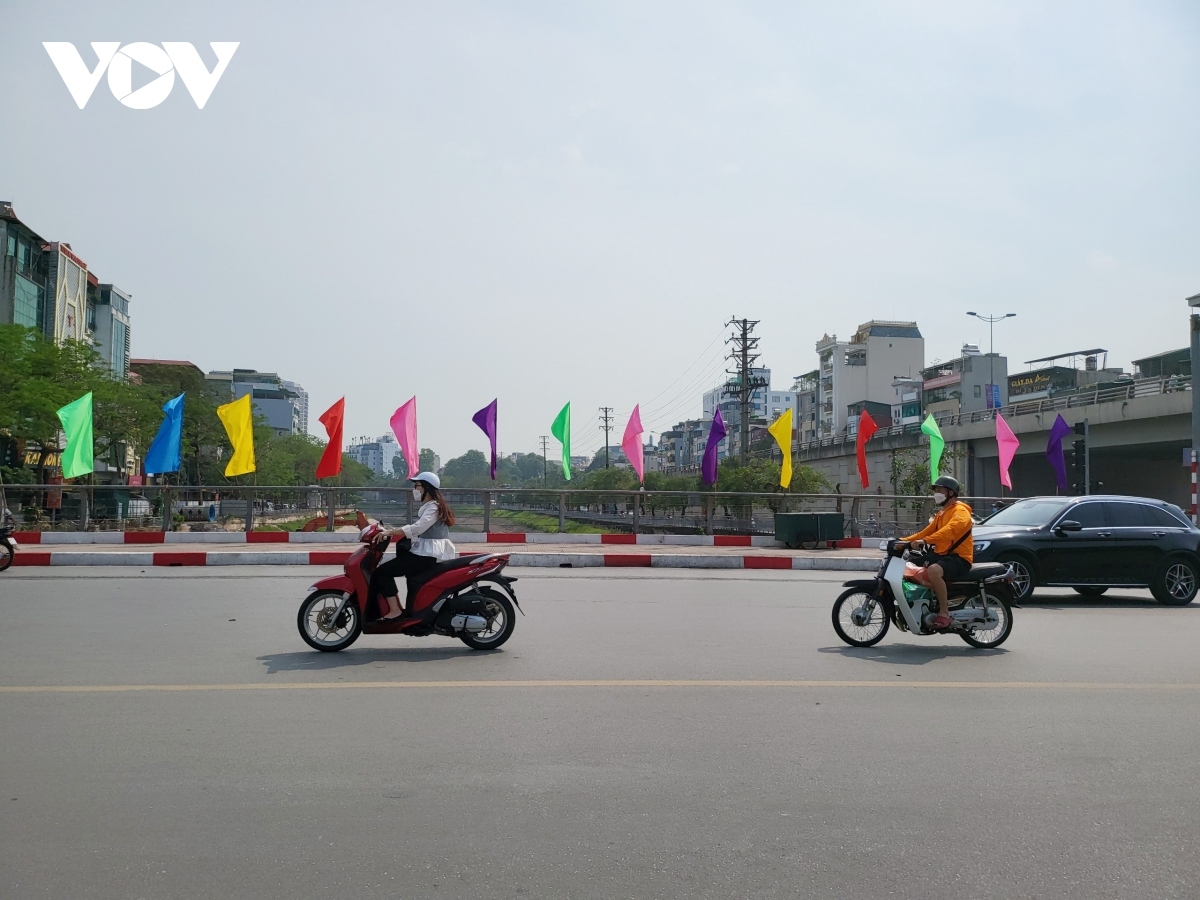 hanoi streets adorned with banners to welcome sea games 31 picture 9