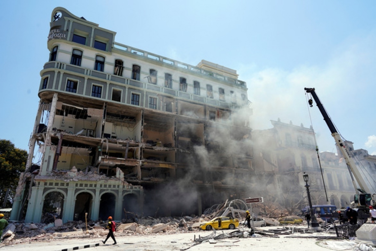 An exterior of the Saratoga hotel is blown away after the explosion. (Photo: Reuters)