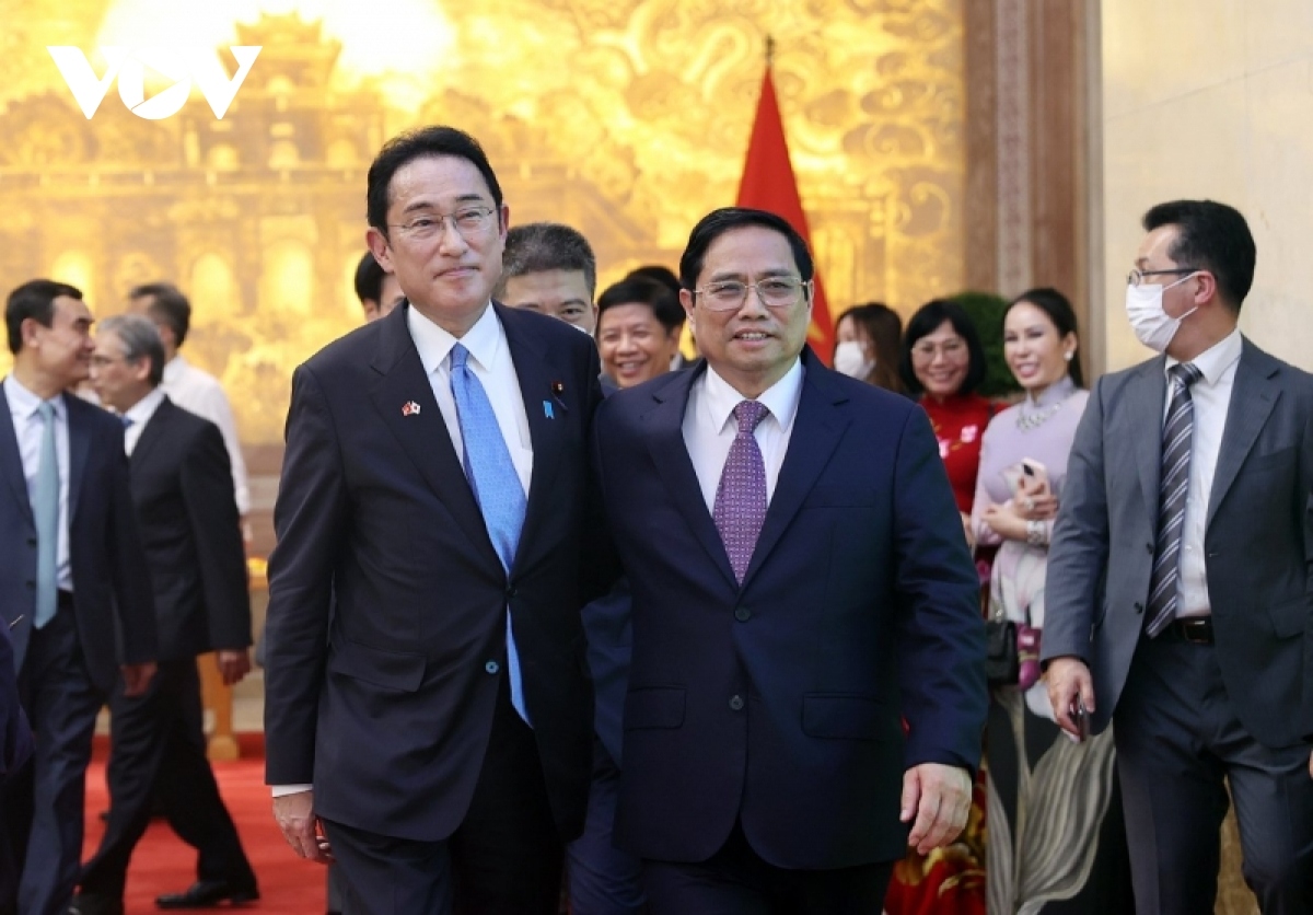 Prime Minister Pham Minh Chinh welcomes his Japanese counterpart Kishida Fumio’s