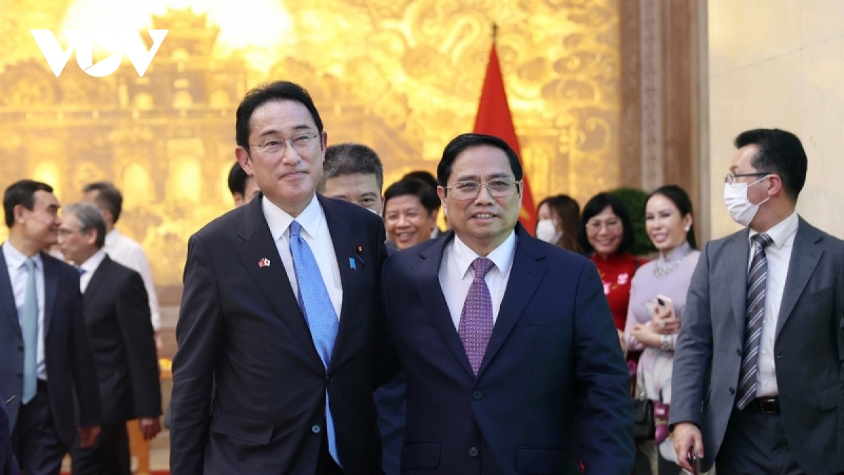 Government leader holds informal meeting with Japanese PM