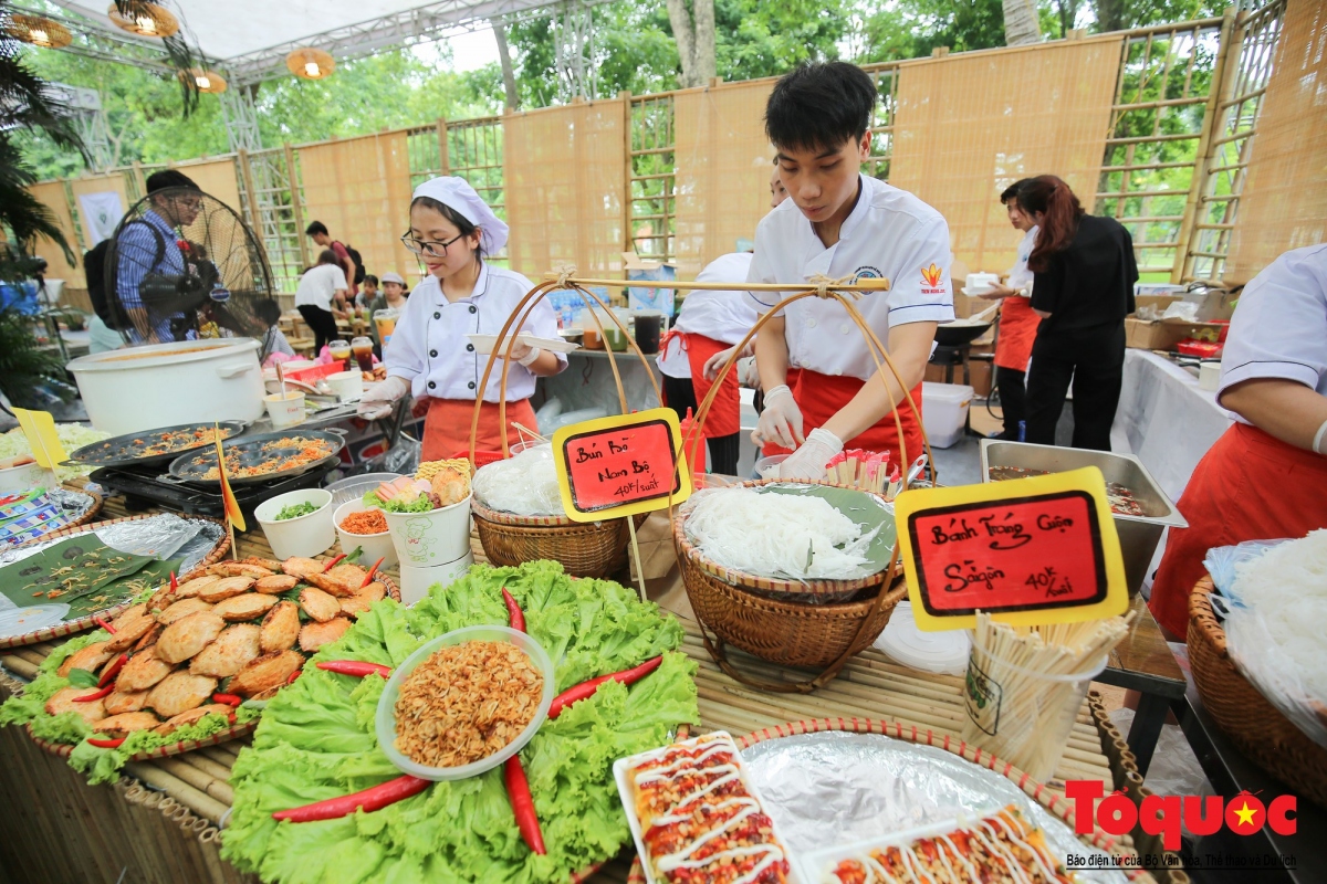 festival promotes hanoi cuisine and craft village tourism picture 1