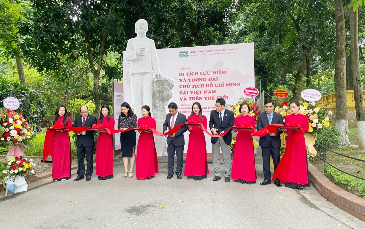 exhibits spotlight president ho s revolutionary career in vietnam, abroad picture 1