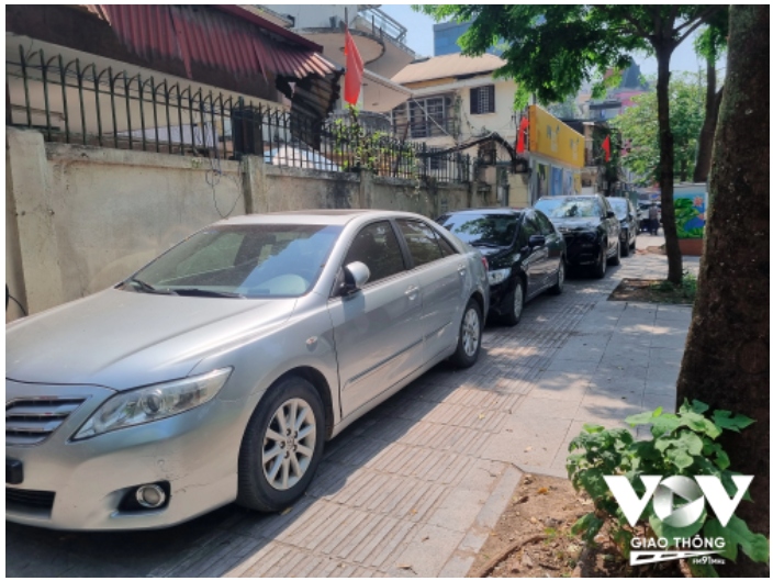 via he co duong cho xe lan nhung nguoi khuyet tat chi biet lac dau hinh anh 1