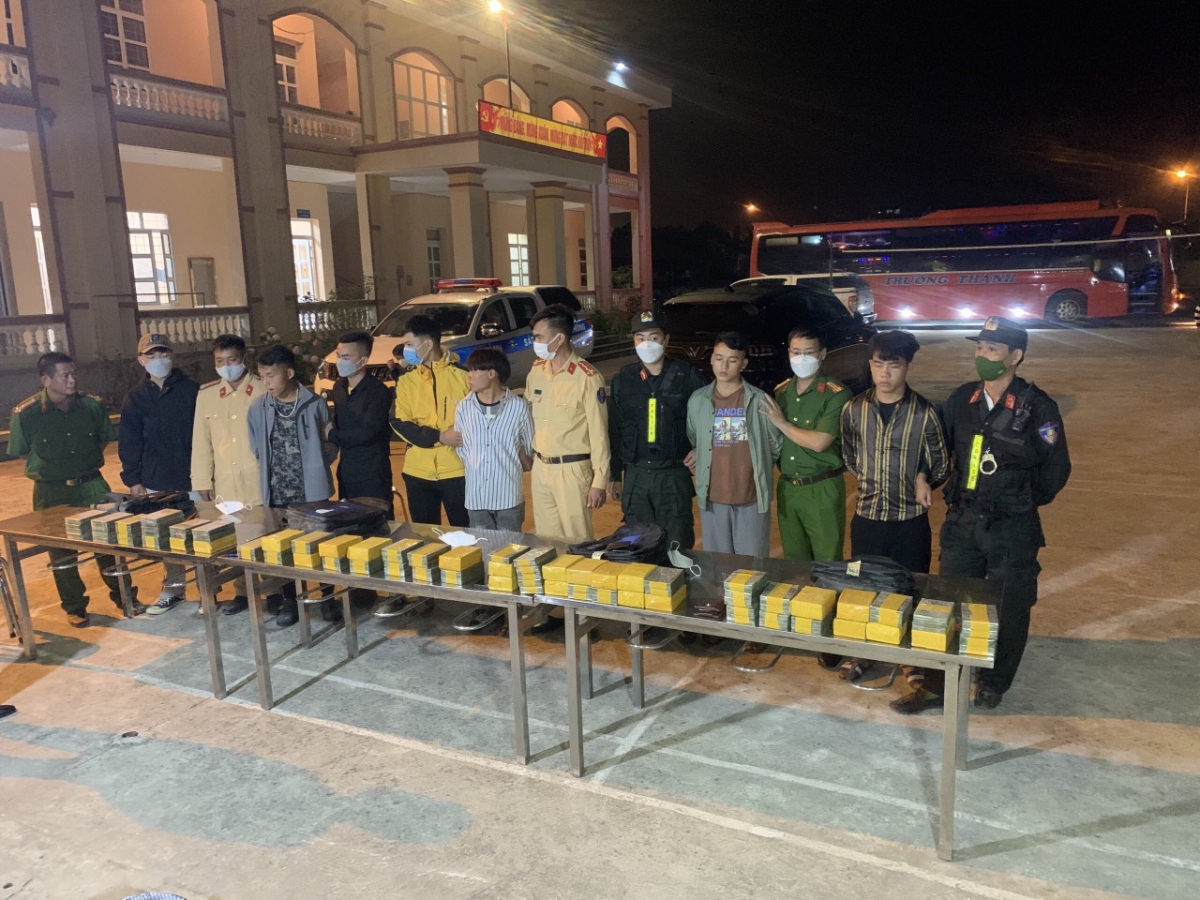 4 đối tượng ở Điện Biên sa lưới khi mua 115 bánh heroin từ Lào về tiêu thụ