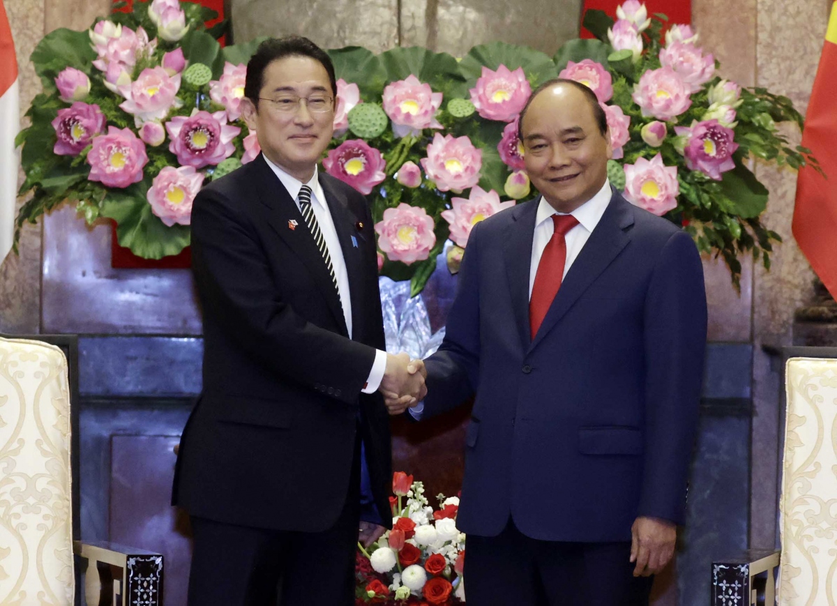 Chủ tịch nước Nguyễn Xuân Phúc và Thủ tướng Nhật Bản nhất trí đẩy mạnh các hoạt động kỷ niệm 50 năm hai nước thiết lập quan hệ ngoại giao vào năm 2023.