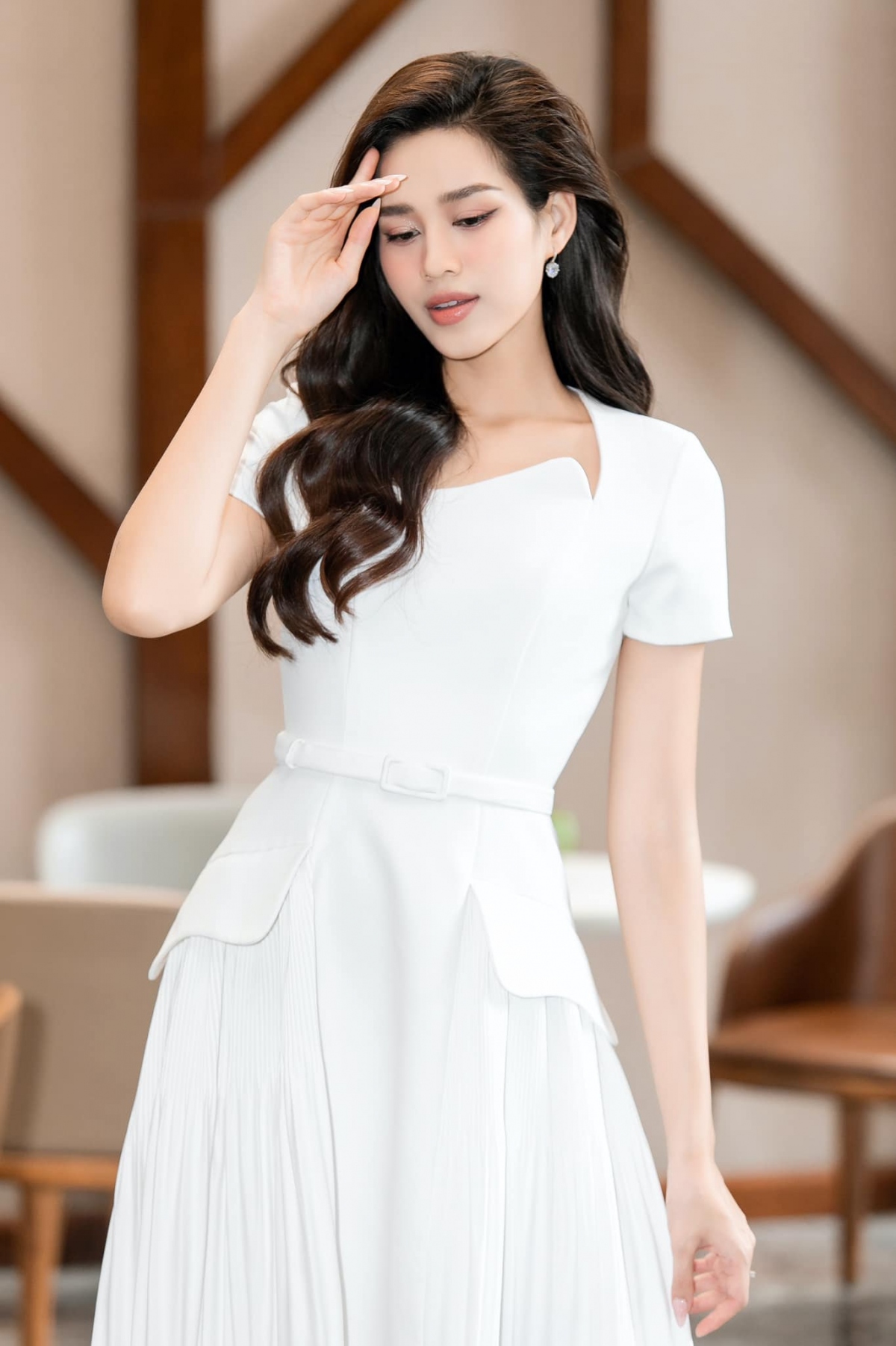 Đỗ Thị Hà sở hữu vẻ đẹp trong trẻo, cuốn hút "đốn tim" fans.