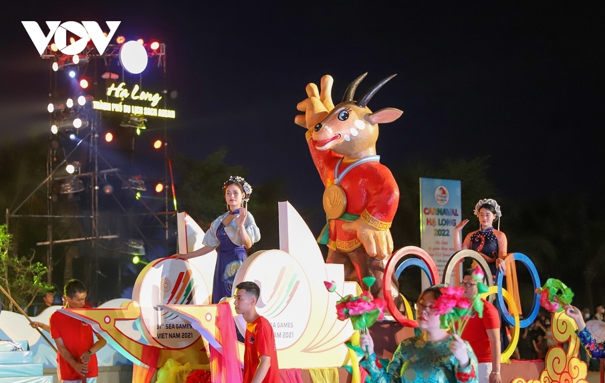 Quang Ninh popularises the SEA Games 31 at the 2022 Ha Long Carnival.