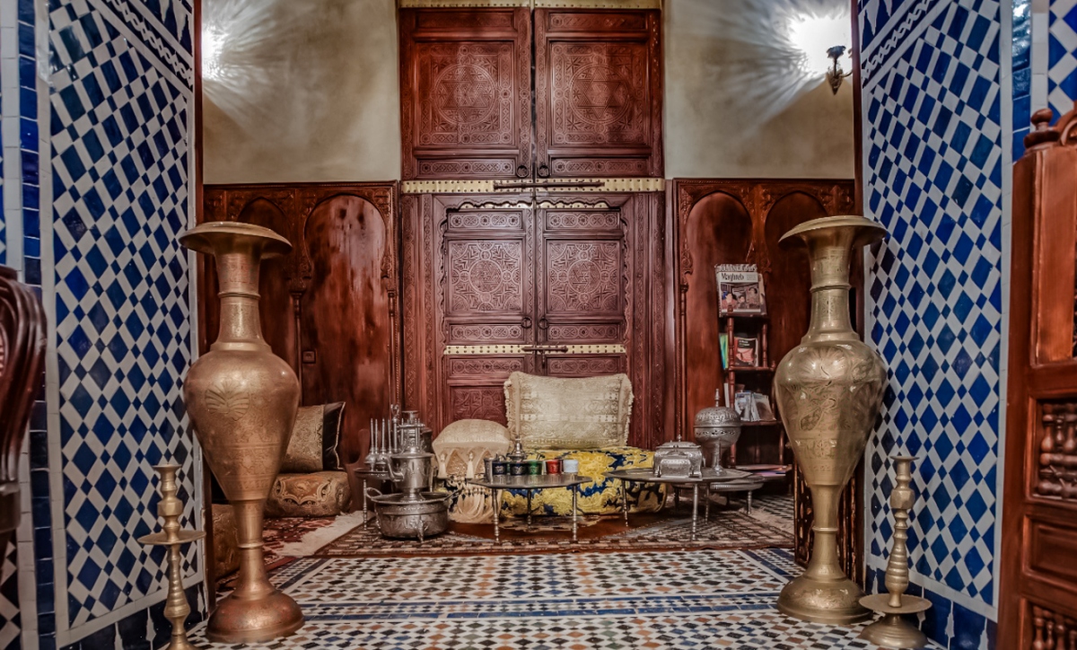 Một phòng trà trong khách sạn ở Meknes, Maroc. Nguồn: Booking