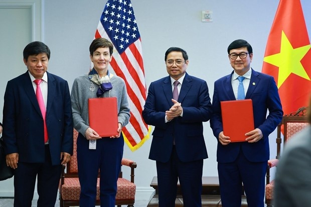 IFC and HDBank sign an MoU on May 11 in the US in the presence of visiting Prime Minister Pham Minh Chinh.