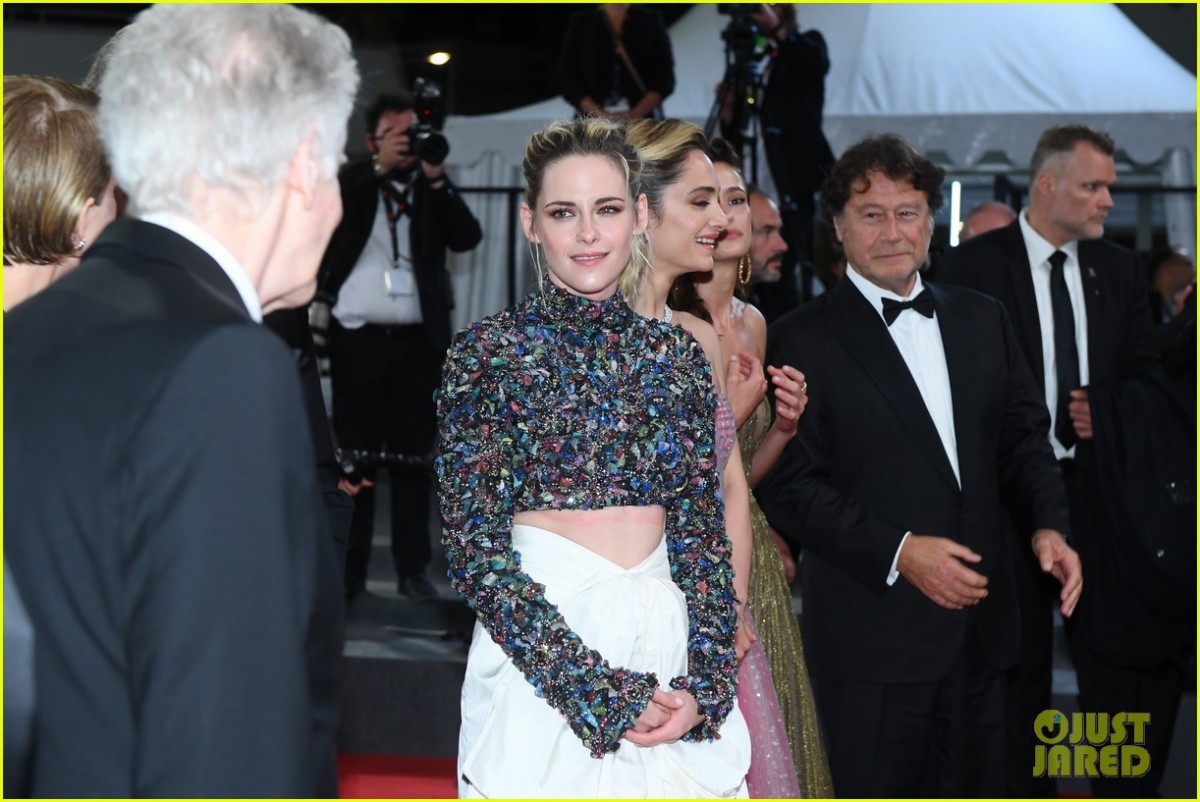 kristen stewart tai xuat goi cam tren tham do lhp cannes hinh anh 7