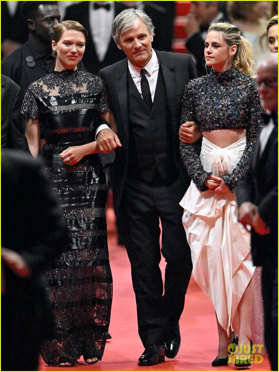 kristen stewart tai xuat goi cam tren tham do lhp cannes hinh anh 9