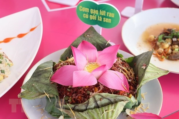 dong thap sets world record for making 200 lotus-based dishes picture 1
