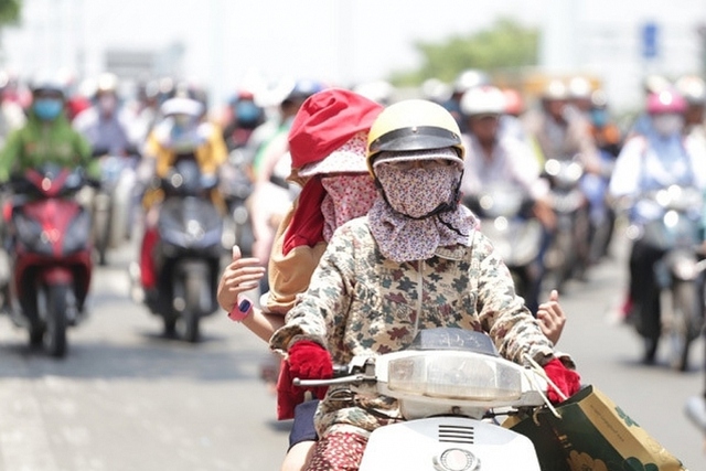 Residents in northern, central regions will be hit by a heat wave this week  (Photo: suckhoedoisong.vn)