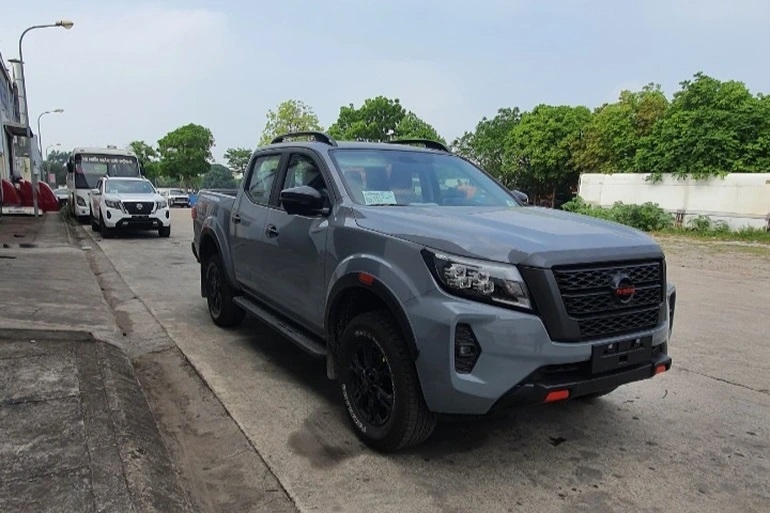 nissan navara 2022 sap ve viet nam voi dong co moi hinh anh 2