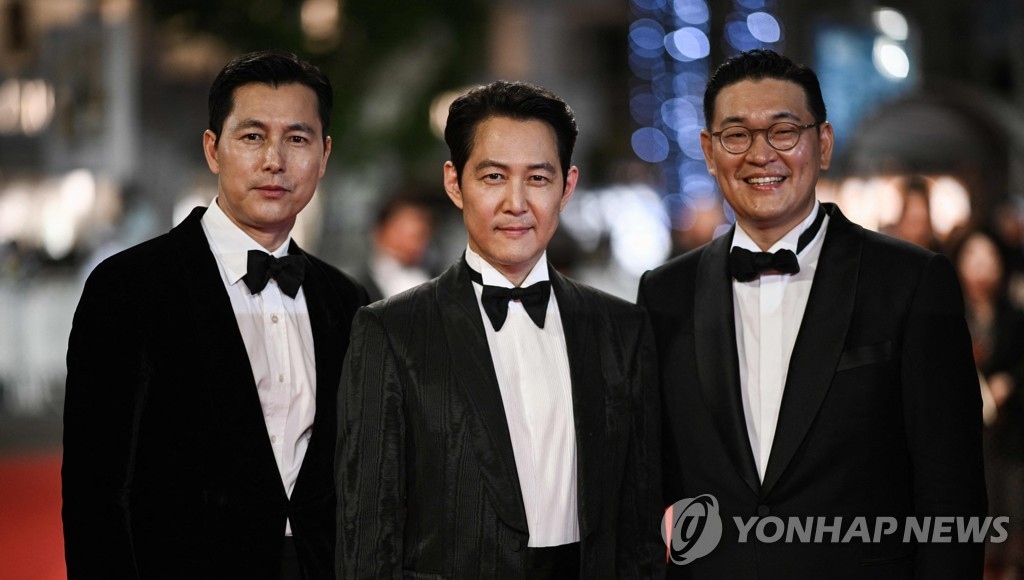 tai tu lee jung jae, jung woo sung ra mat phim hanh dong diep vien tai cannes hinh anh 1