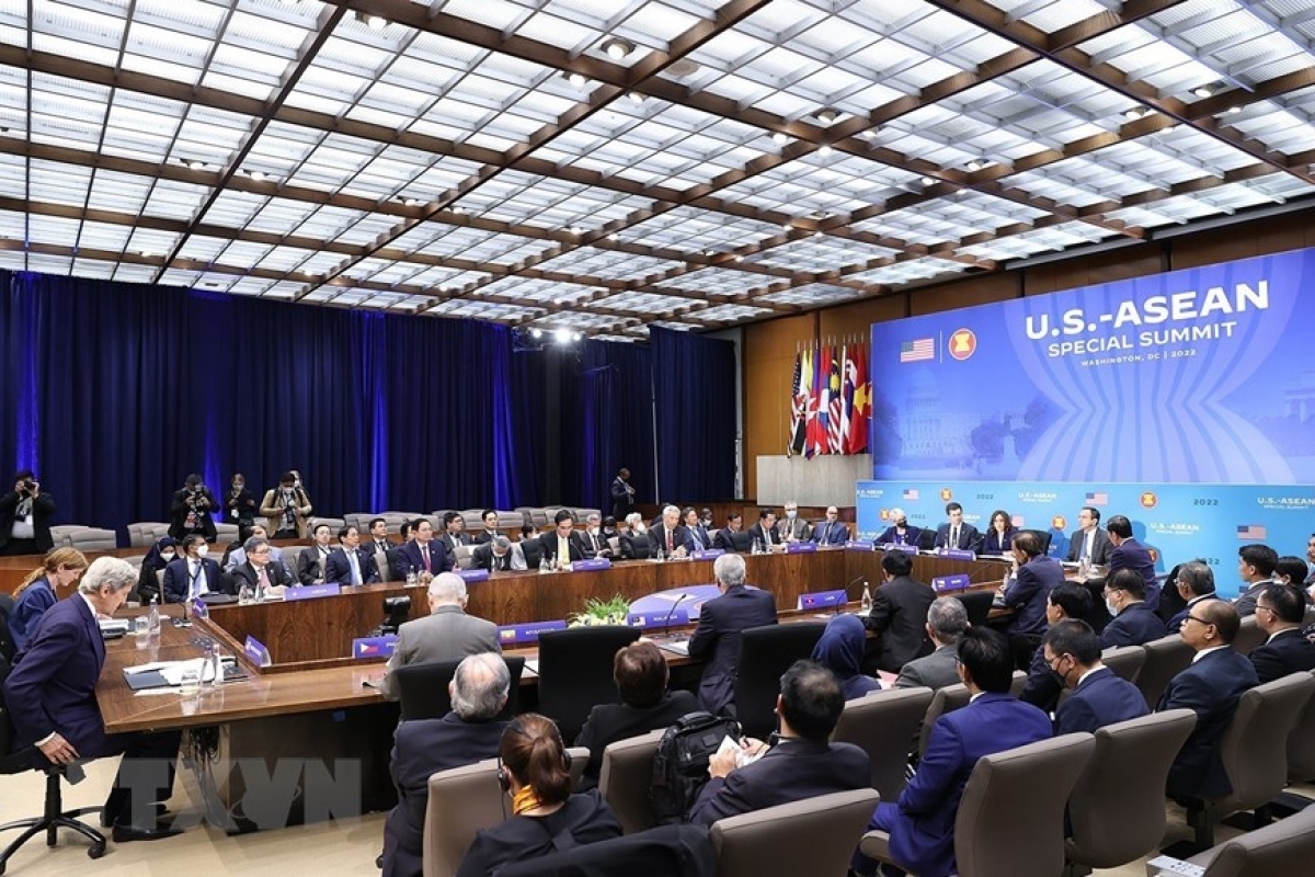 major activities of pm chinh during asean-us special summit picture 12