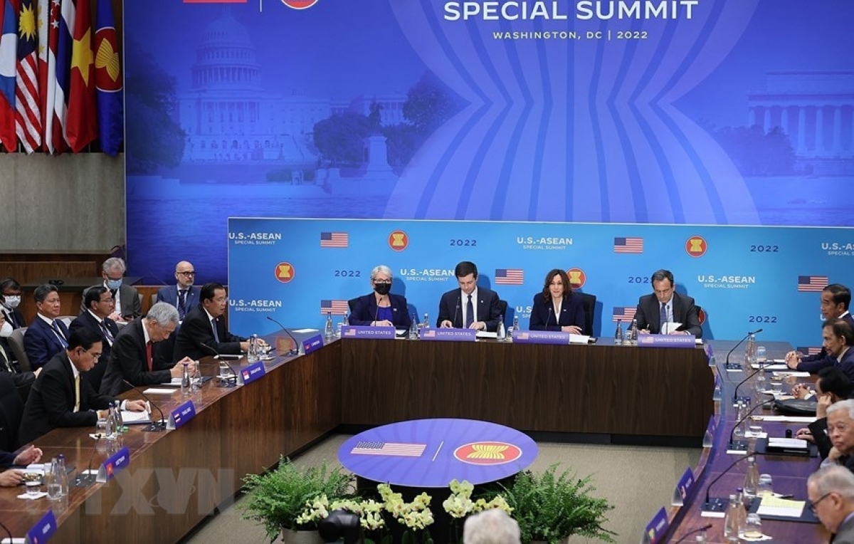 major activities of pm chinh during asean-us special summit picture 13