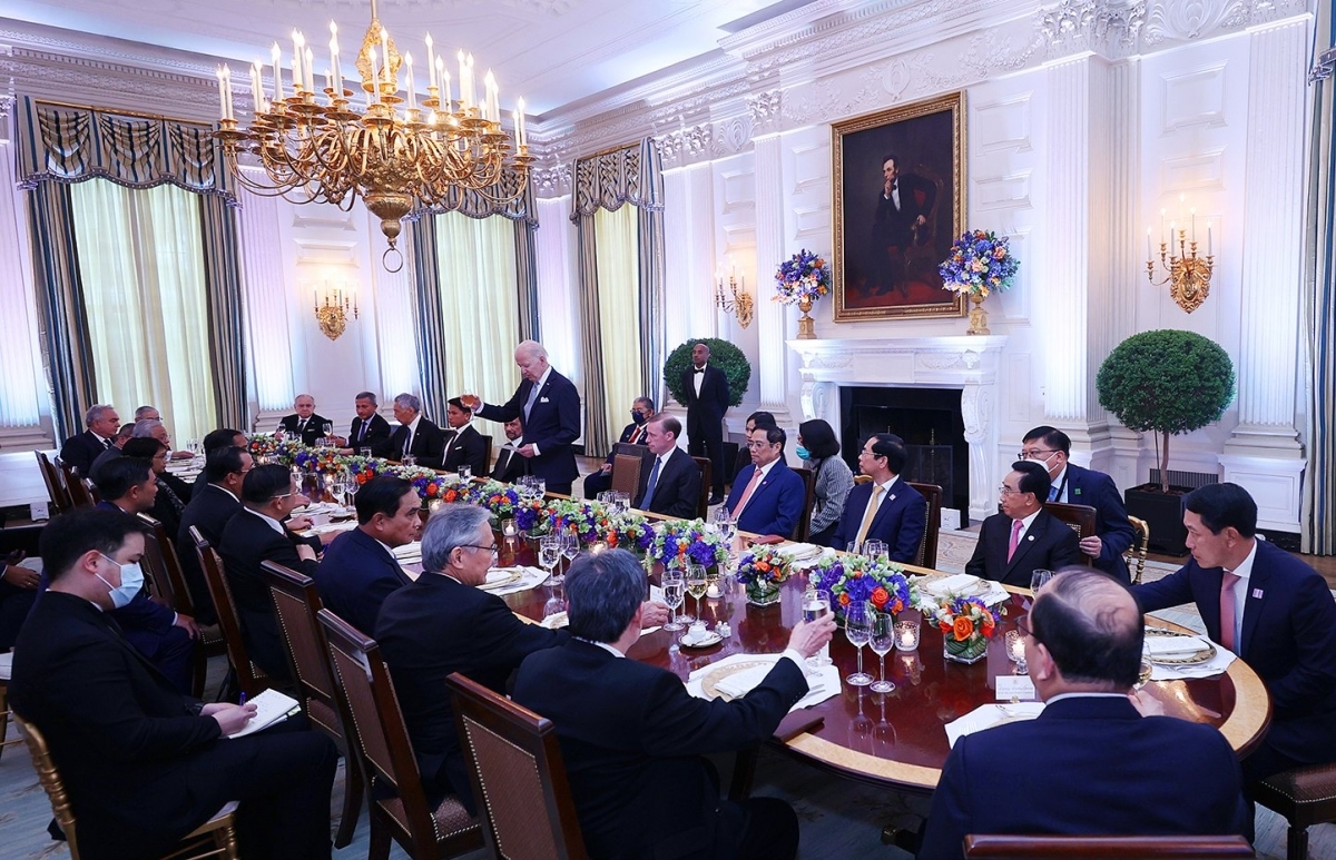 PM Chinh and other ASEAN attend a banquet hosted by President Biden in Washington D.C. on the evening of May 12 as part of special summit.