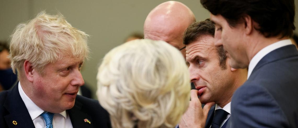 Thủ tướng Anh Boris Johnson và Tổng thống Pháp Emmanuel Macron. Ảnh: TRT World