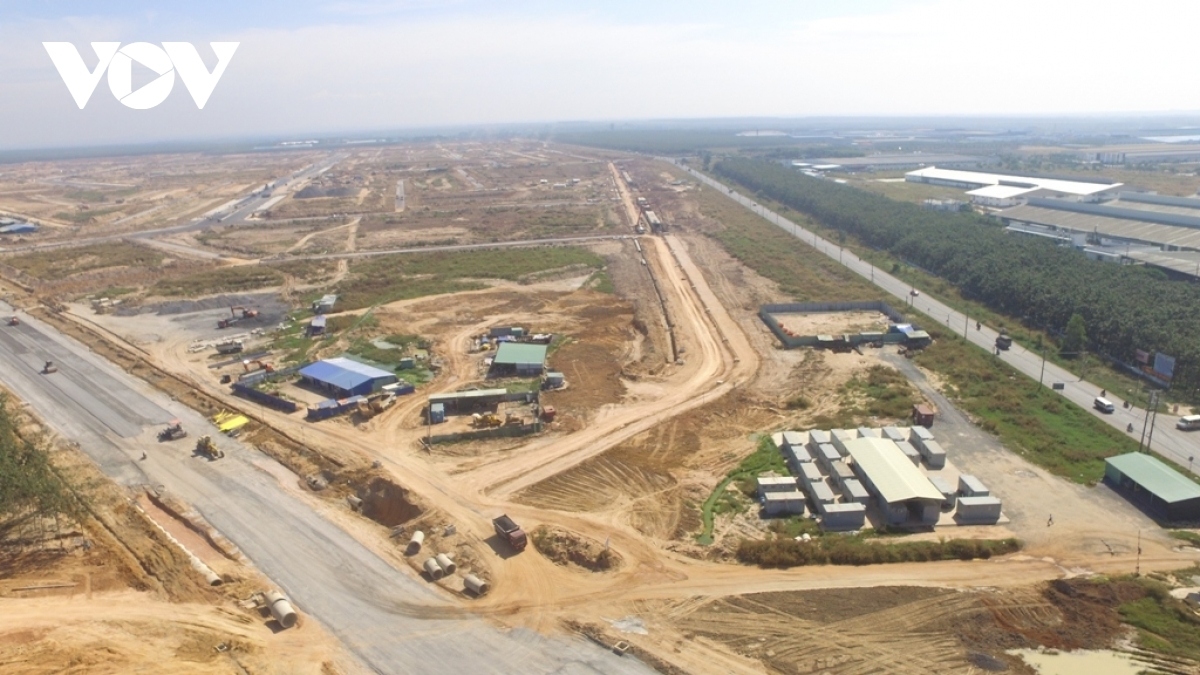 Đơn vị thi công đang đẩy nhanh tiến độ xây dựng sân bay Long Thành.