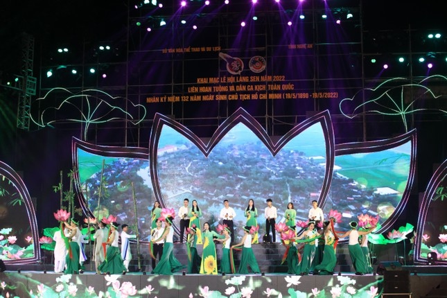 festival honouring president ho chi minh opens in nghe an picture 3