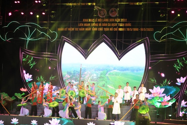 festival honouring president ho chi minh opens in nghe an picture 5