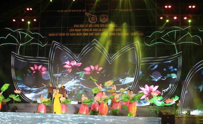 festival honouring president ho chi minh opens in nghe an picture 6