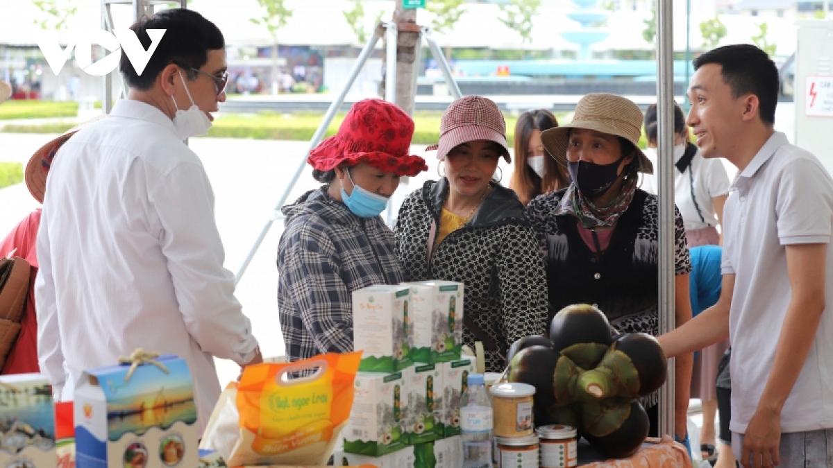 first festival promotes ocop products in vietnam picture 5