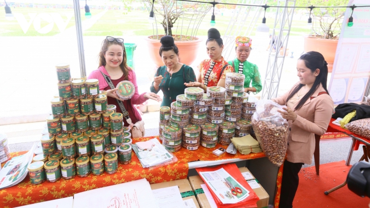 first festival promotes ocop products in vietnam picture 8