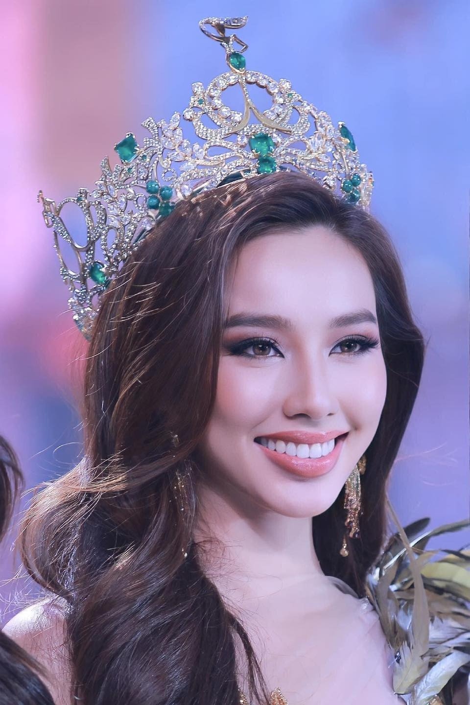 thuy tien dien dam long vu xuyen thau, khoe nhan sac dinh cao o miss grand thailand 2022 hinh anh 2