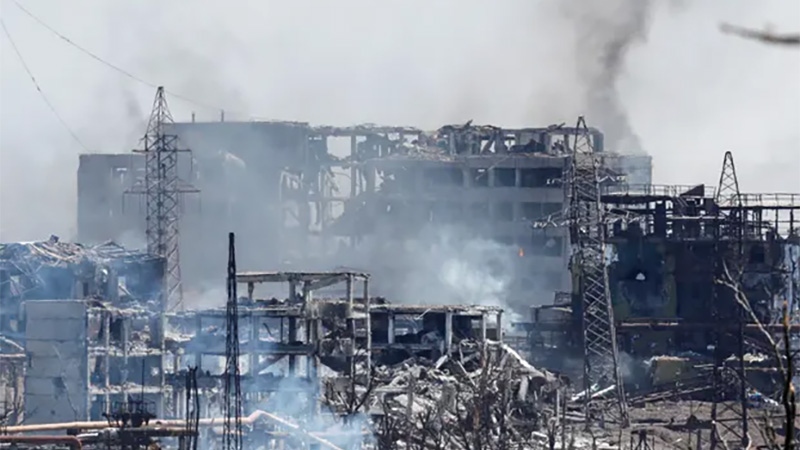 Cơ sở hạ tầng nhà máy thép Azovstal ở thành phố Mariupol của Ukraine bị phá hủy nặng nề. Ảnh: Reuters