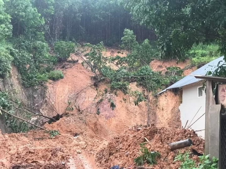 heavy downpours continue, three killed in thai nguyen landslide picture 1