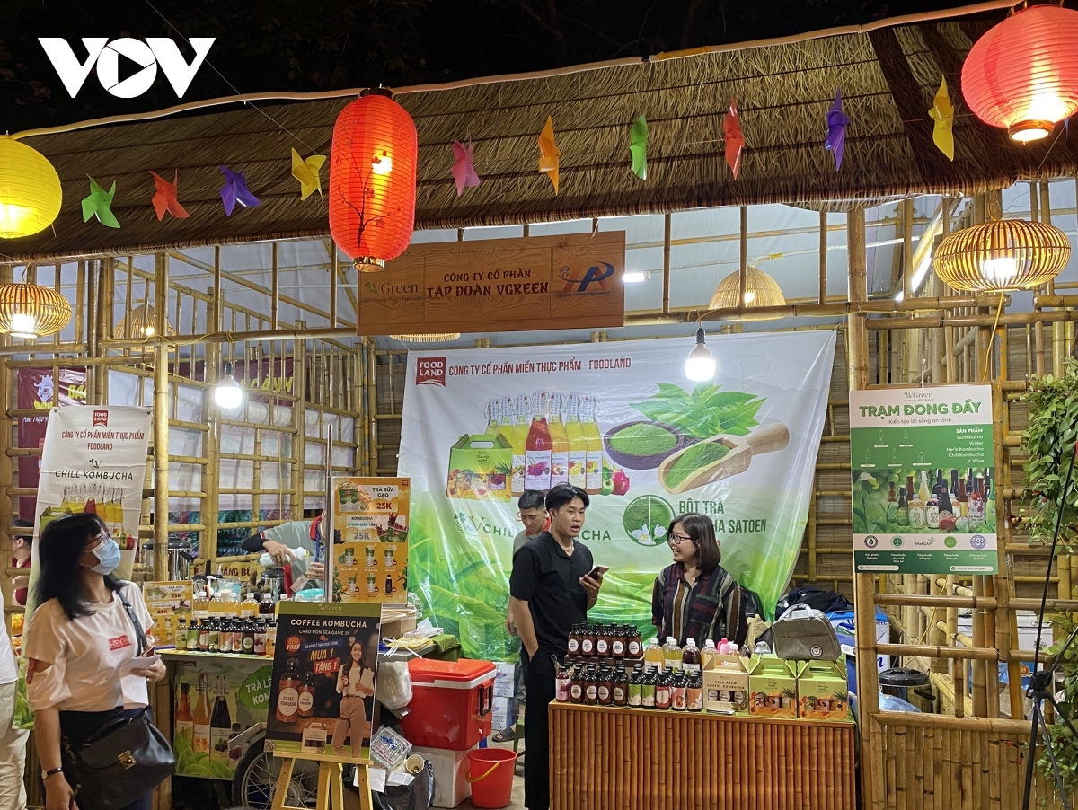 A booth introduces a range of tea products from the northern province of Thai Nguyen.