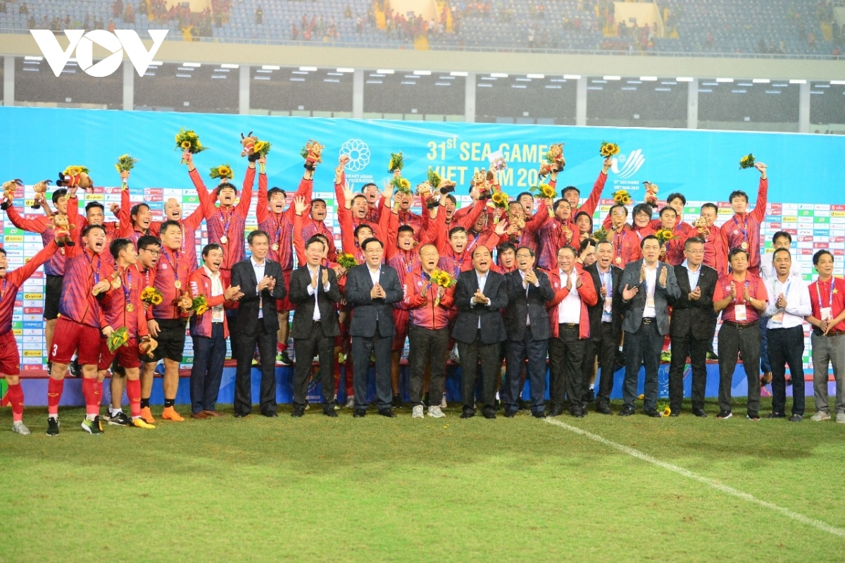 vn football teams receive large sea games bonuses picture 2