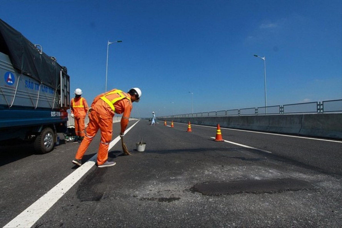 Bộ GTVT tiếp tục yêu cầu VEC khắc phục ngay hư hỏng trên cao tốc Đà Nẵng-Quảng Ngãi