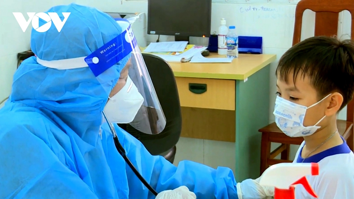 Việt Nam triển khai tiêm vaccine COVID-19 cho trẻ từ 5 đến dưới 12 tuổi.