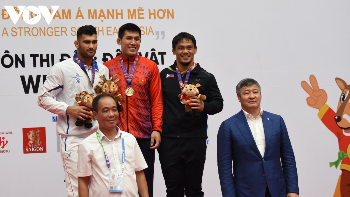 wrestling team brings home 17 golds at sea games 31 picture 21