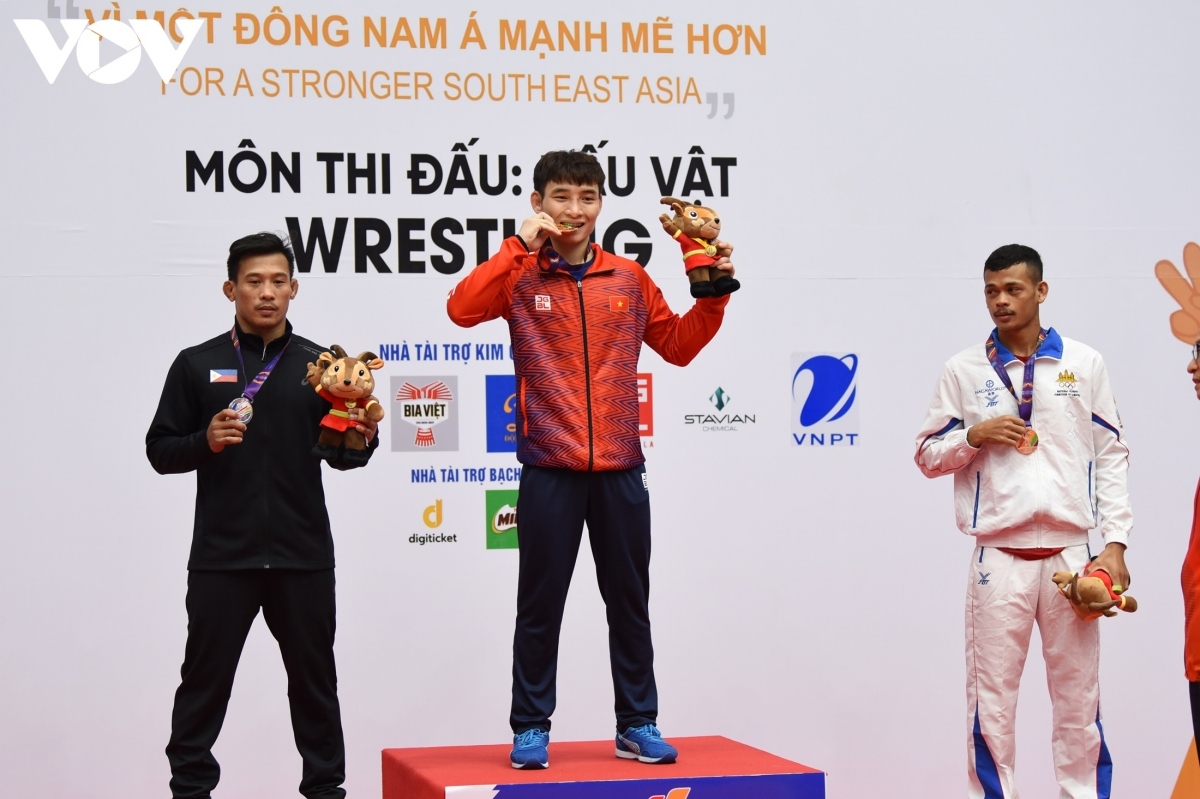 wrestling team brings home 17 golds at sea games 31 picture 9