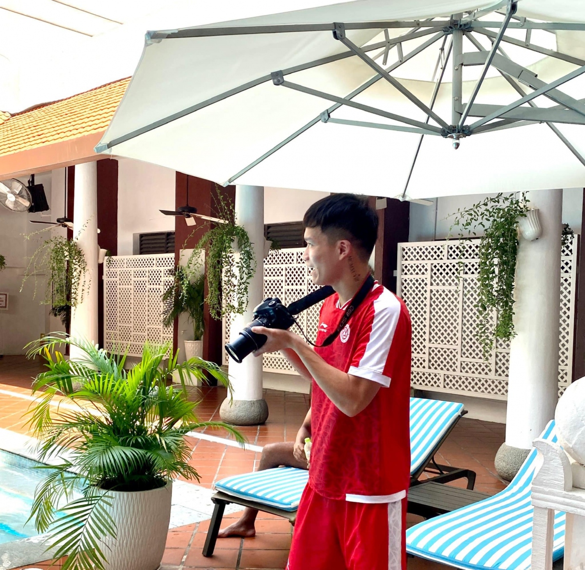 hoàng Đức thử sức ở vai trò mới, dàn sao viettel fc thư giãn sau trận thắng hình ảnh 7 hoang Duc thu suc o vai tro moi, dan sao viettel fc thu gian sau tran thang hinh anh 7